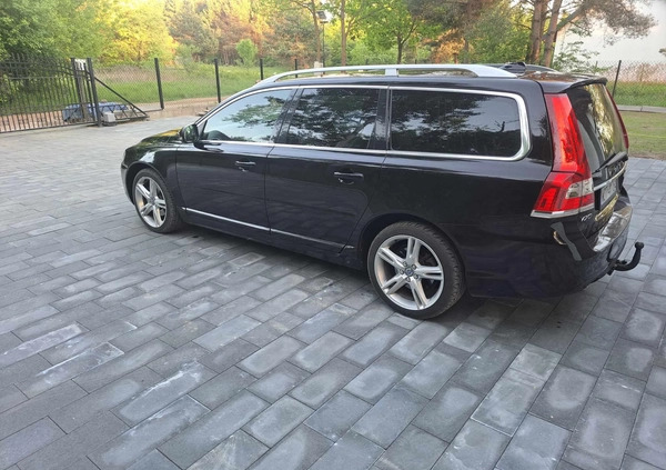 Volvo V70 cena 43600 przebieg: 318689, rok produkcji 2016 z Otwock małe 562